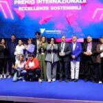 Premio Internazionale Eccellenze Sostenibili a Marmomac: gruppo premiati sul palco